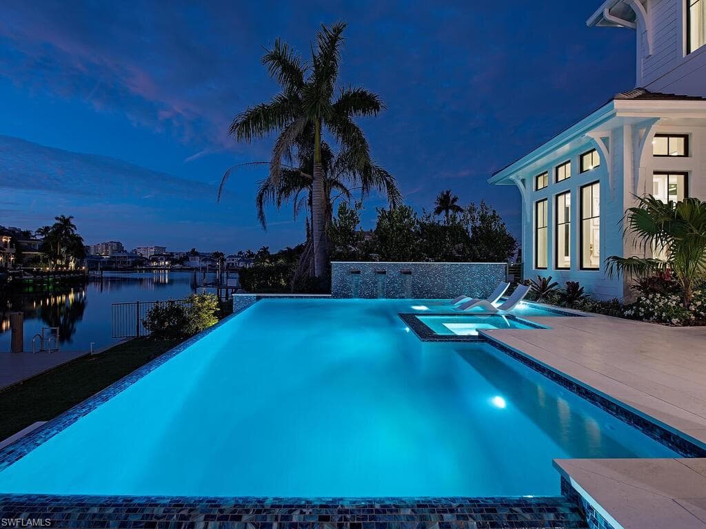 3637 Crayton RD NAPLES, FL 34103
