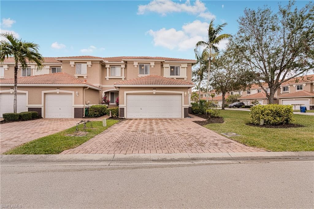9844 Roundstone CIR FORT MYERS, FL 33967