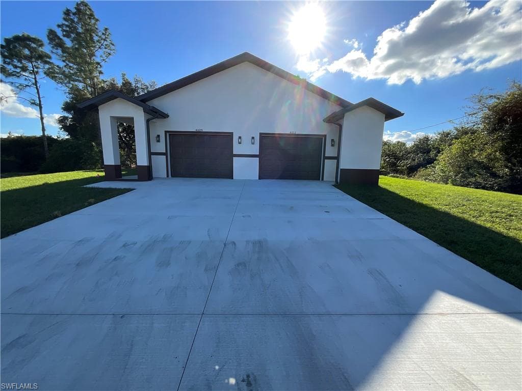 4611 25th ST SW LEHIGH ACRES, FL 33973