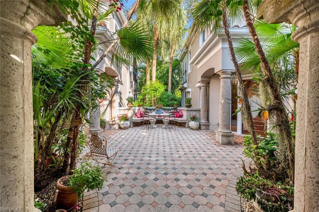 660 Via Mezner 4-401 NAPLES, FL 34108
