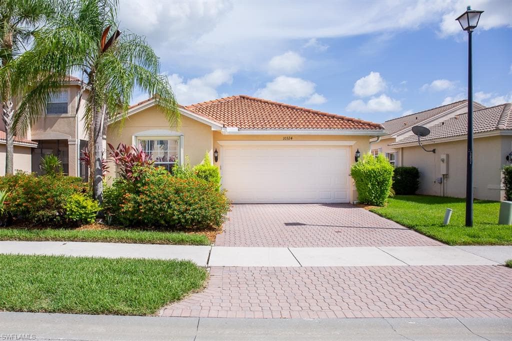 10324 Barberry LN FORT MYERS, FL 33913