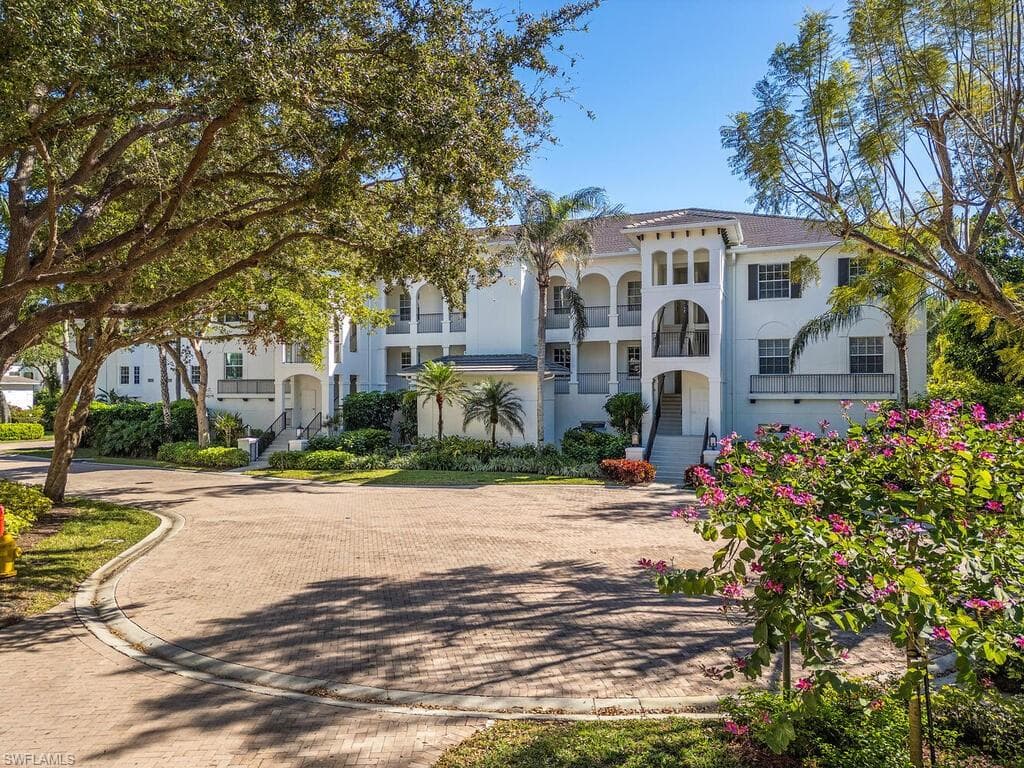 830 Sailaway LN 201 NAPLES, FL 34108