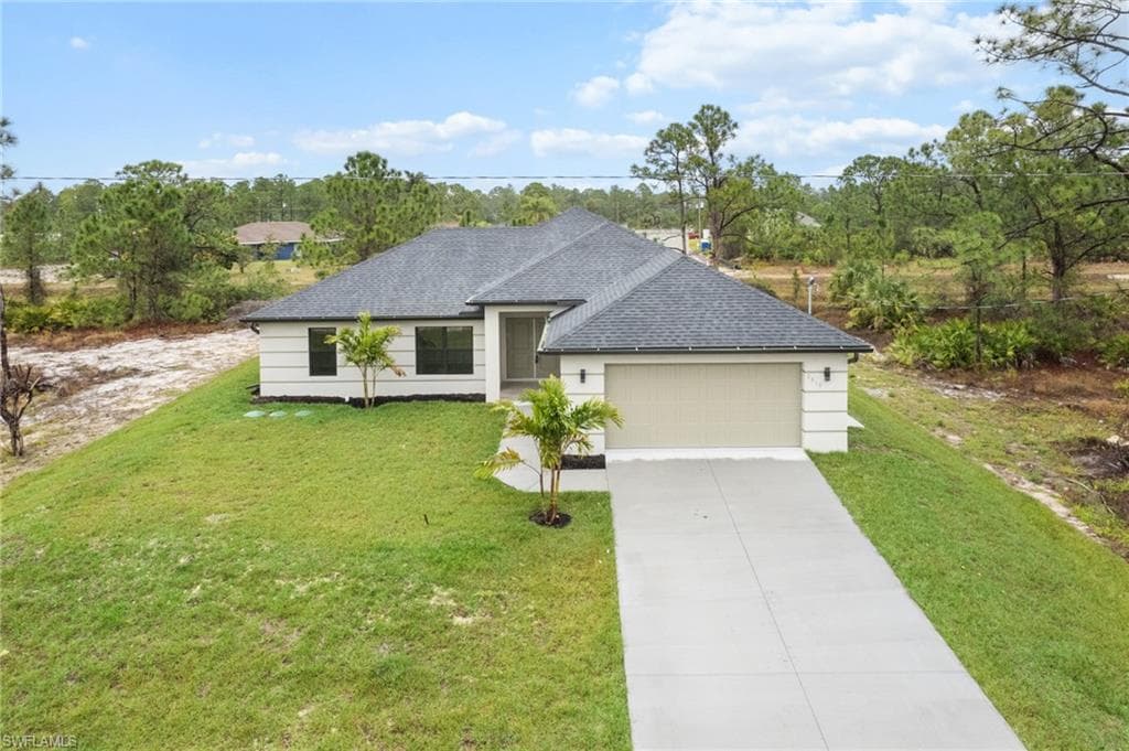 2810 Helen PL LEHIGH ACRES, FL 33971