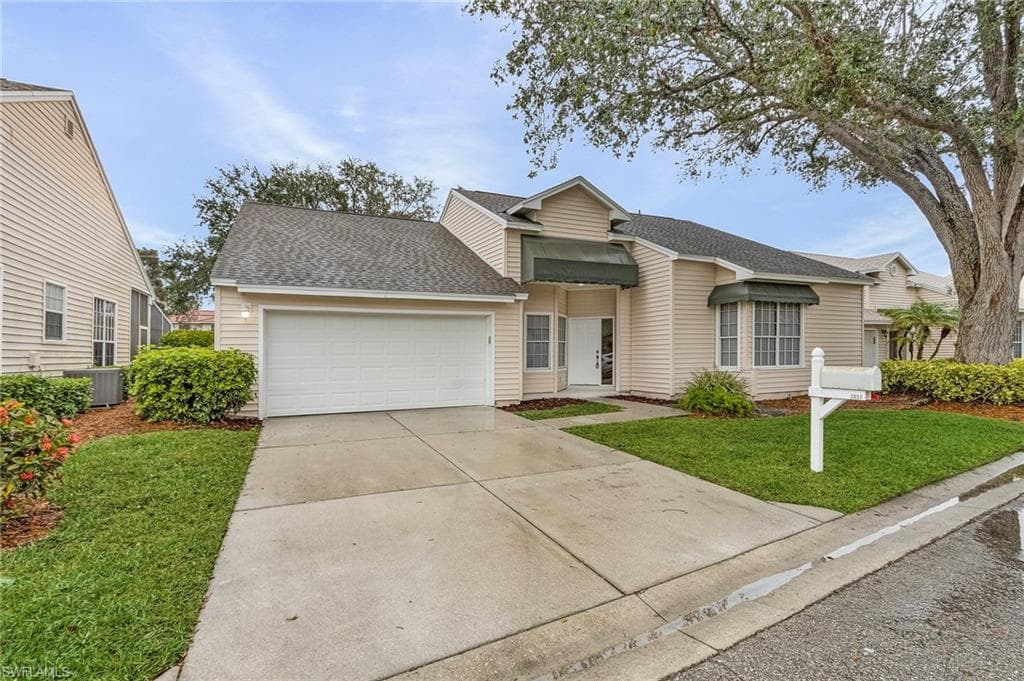 2657 Aft AVE NAPLES, FL 34109