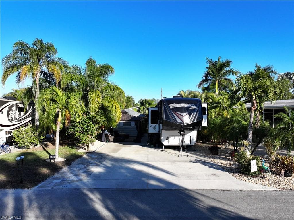 5811 Pathwood CT FORT MYERS, FL 33905