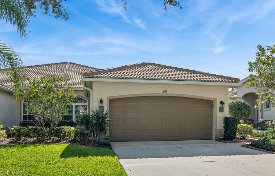 1909 Crestview WAY 1909 NAPLES, FL 34119