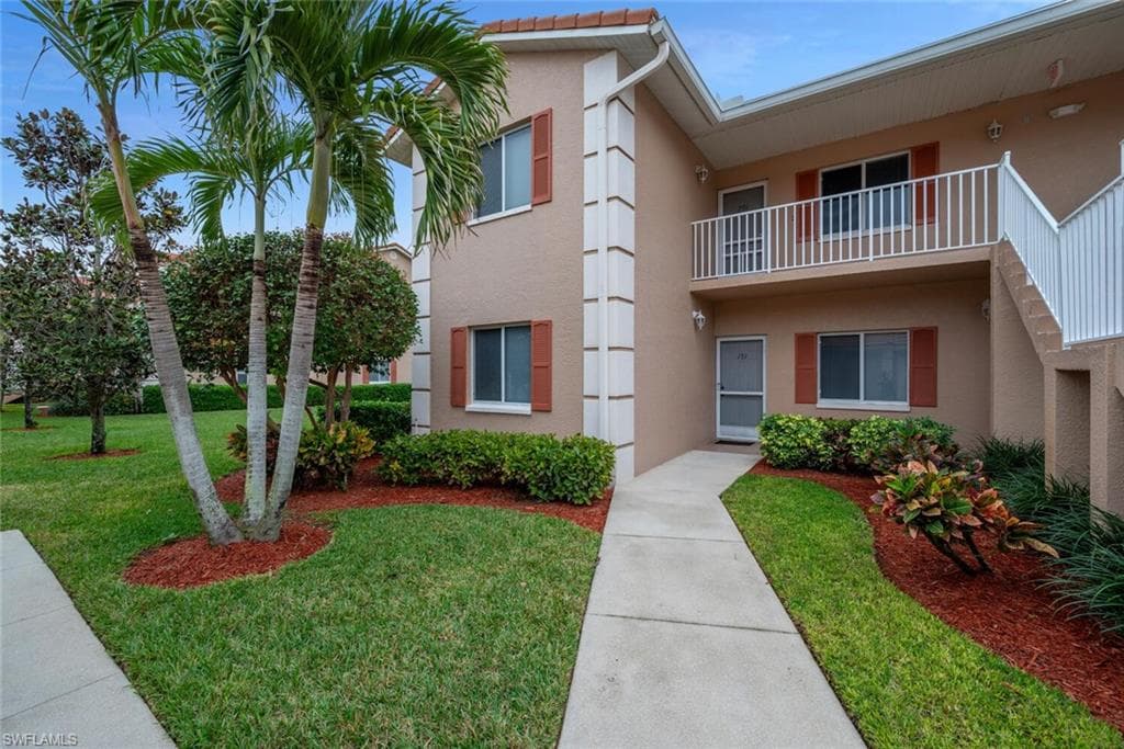 700 Saratoga CIR B101 NAPLES, FL 34104