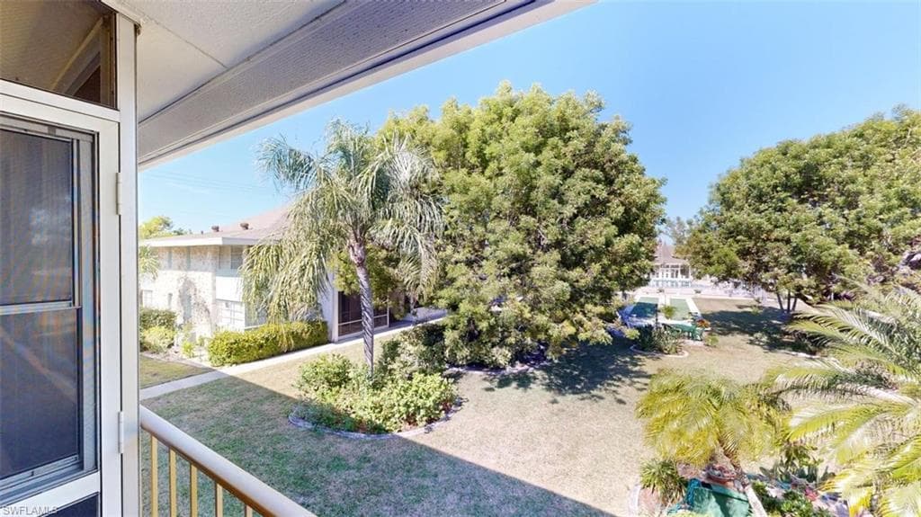 403 43rd TER 10 CAPE CORAL, FL 33904