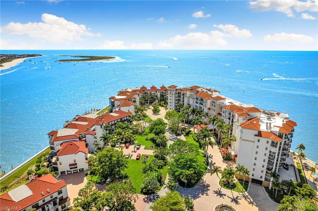 502 La Peninsula BLVD 502 NAPLES, FL 34113