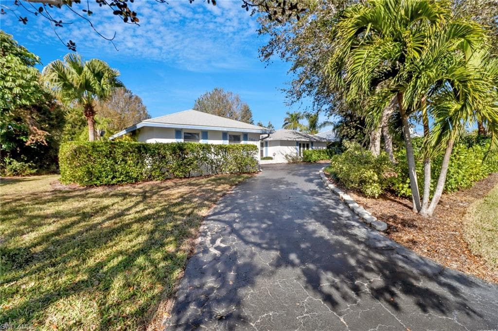 1999 Alamanda DR NAPLES, FL 34102