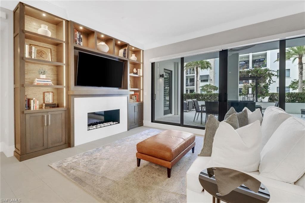 1135 3rd AVE S 216 NAPLES, FL 34102