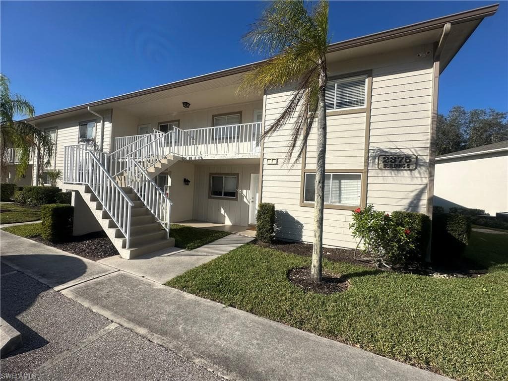 2375 Naples Trace CIR 7 NAPLES, FL 34109