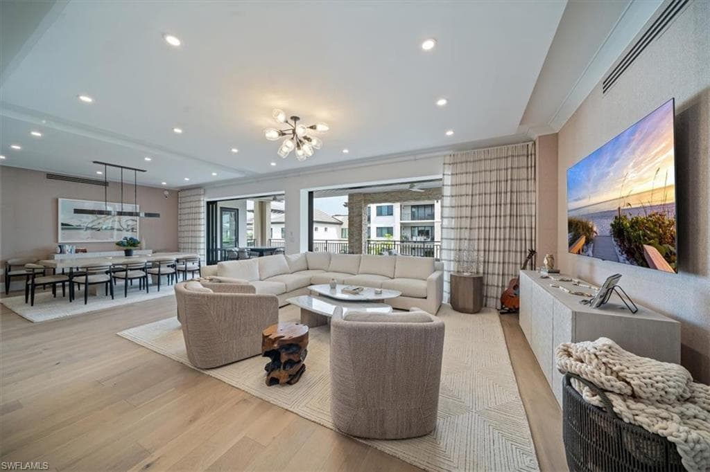 1130 3rd AVE S 404 NAPLES, FL 34102