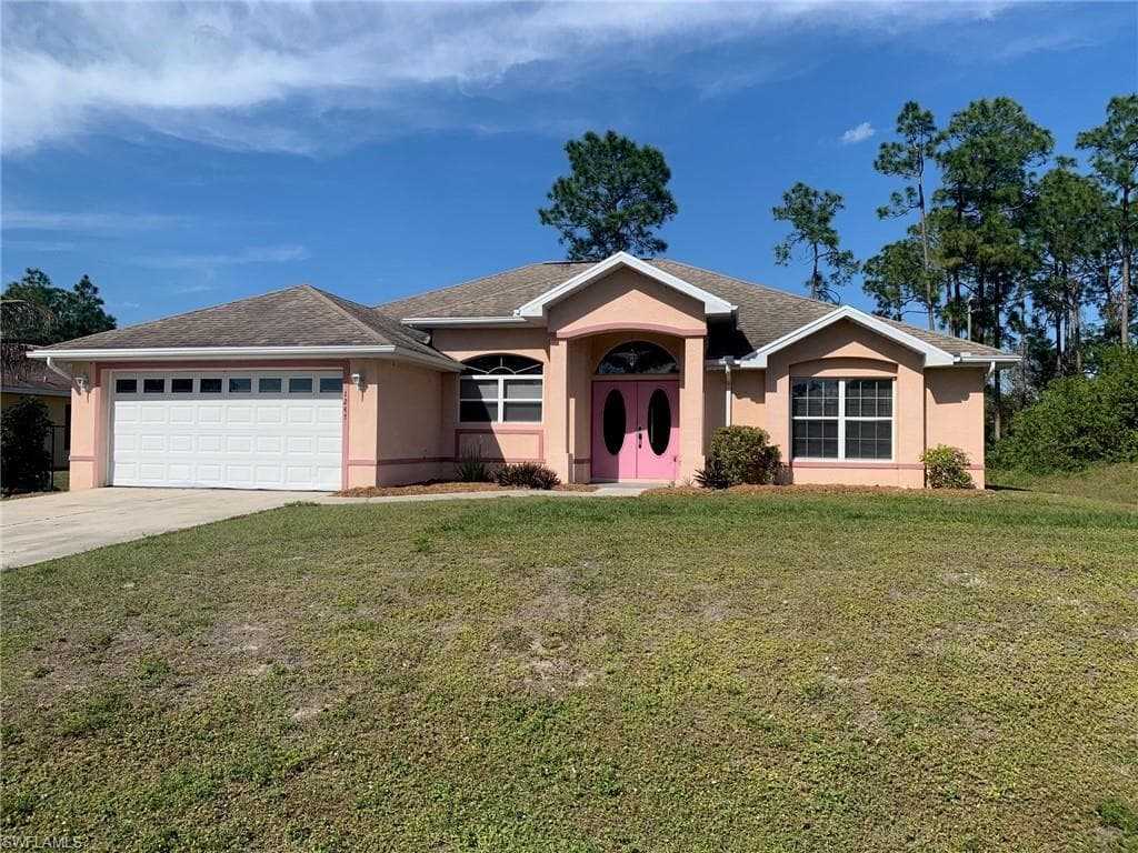1247 Echo ST E LEHIGH ACRES, FL 33974