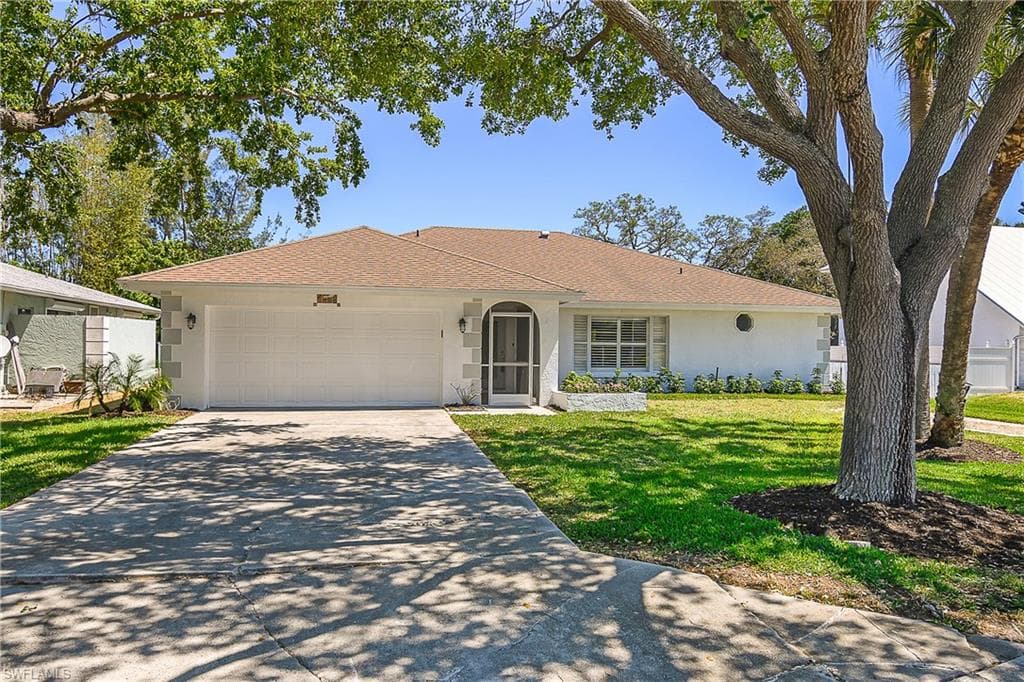 2560 11th CIR NAPLES, FL 34103