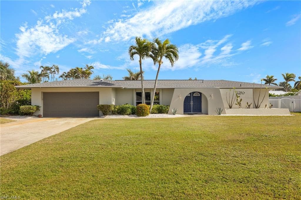 1383 Currier CIR FORT MYERS, FL 33919