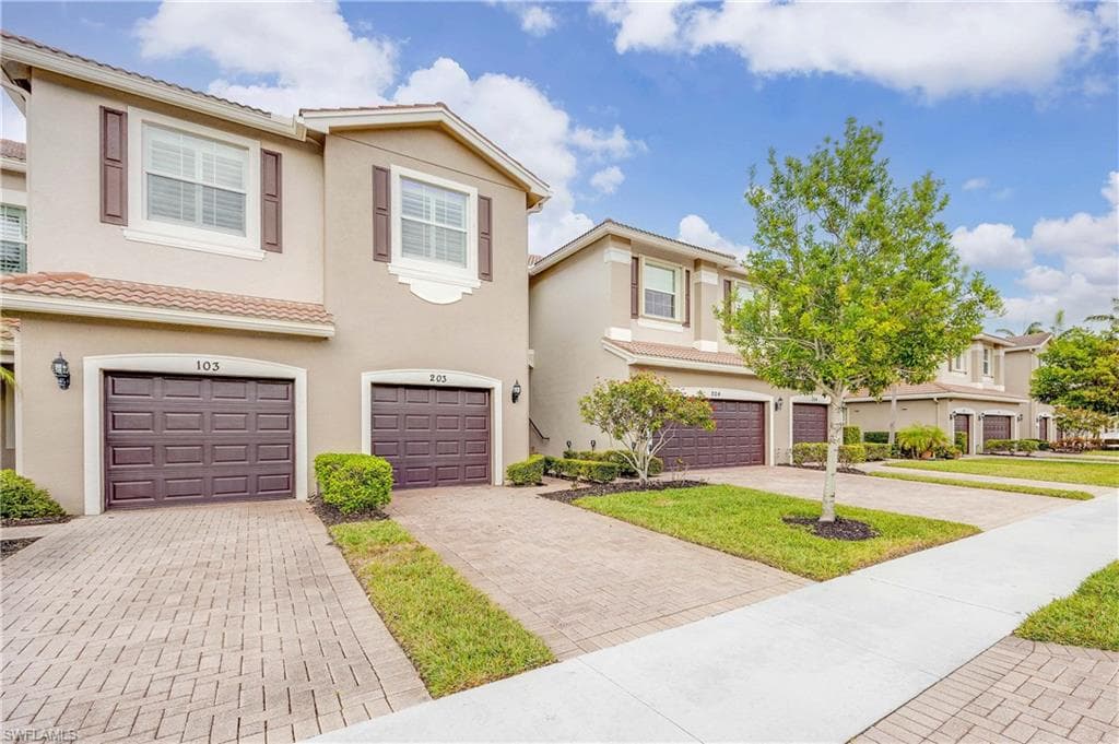 6510 Monterey PT 204 NAPLES, FL 34105