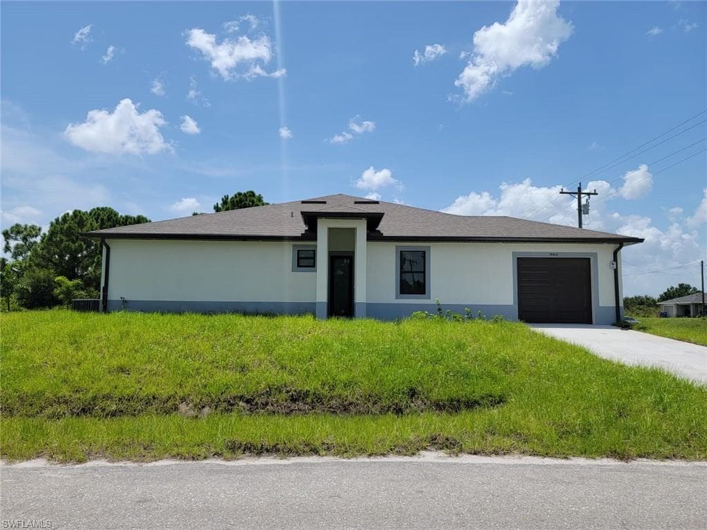 886 Milwaukee BLVD LEHIGH ACRES, FL 33974