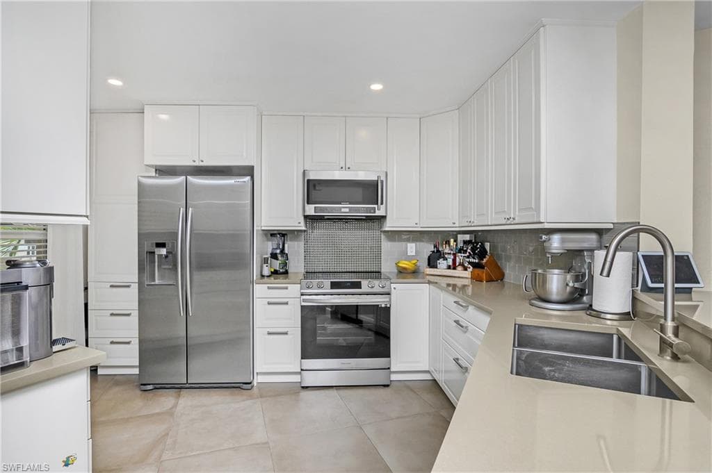 1018 Woodshire LN A206 NAPLES, FL 34105