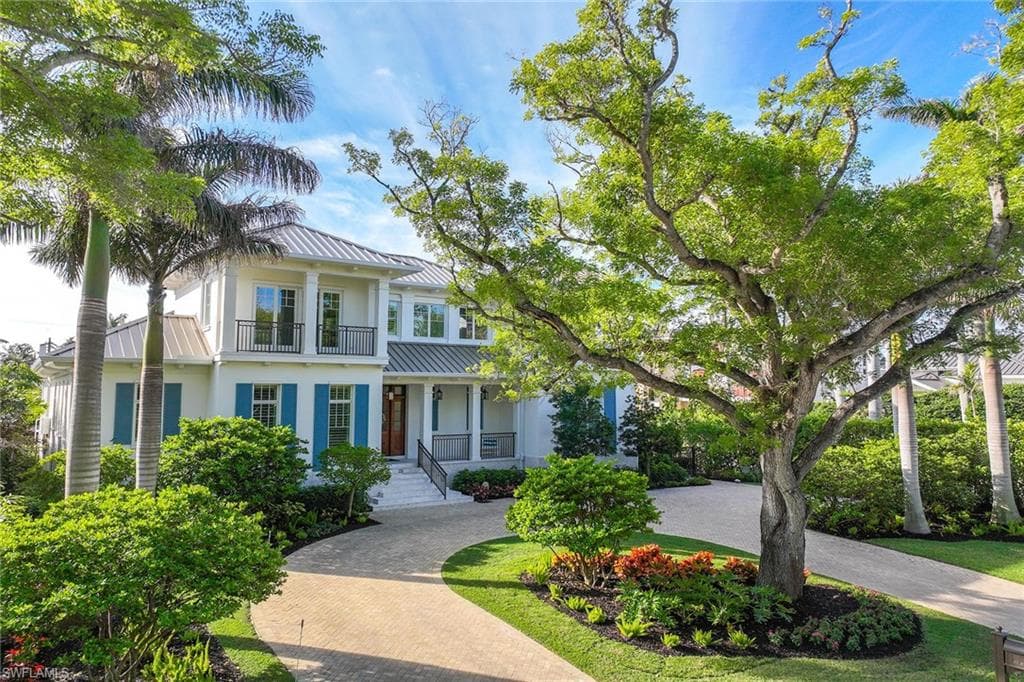 112 1st AVE N NAPLES, FL 34102