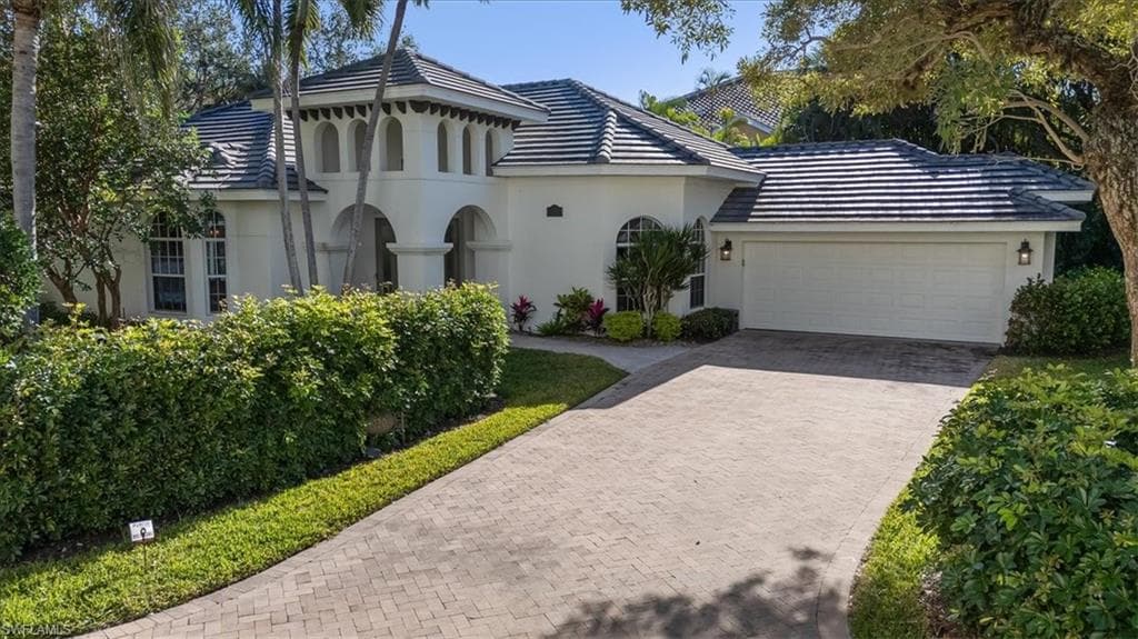 720 Bentwater CIR NAPLES, FL 34108