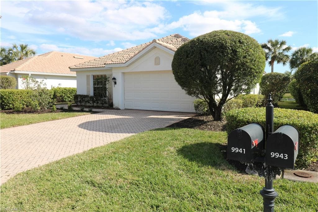 9941 Horse Creek RD FORT MYERS, FL 33913
