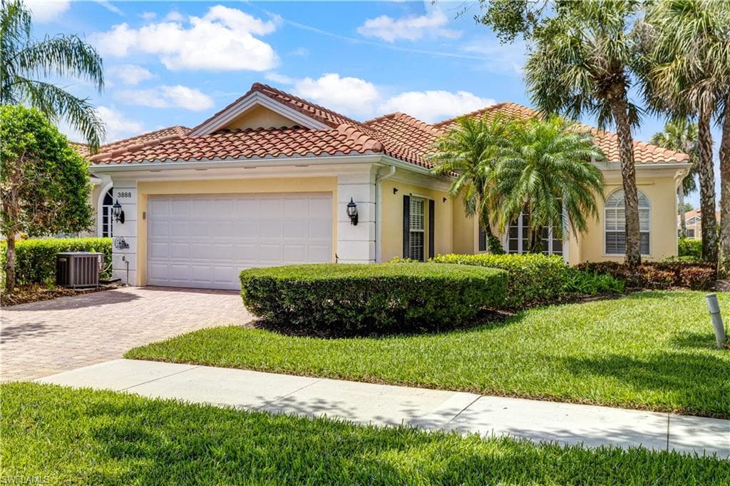 3888 Valentia WAY NAPLES, FL 34119