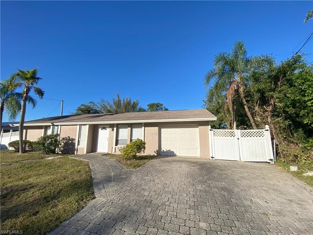 1933 Flamingo DR NORTH FORT MYERS, FL 33917