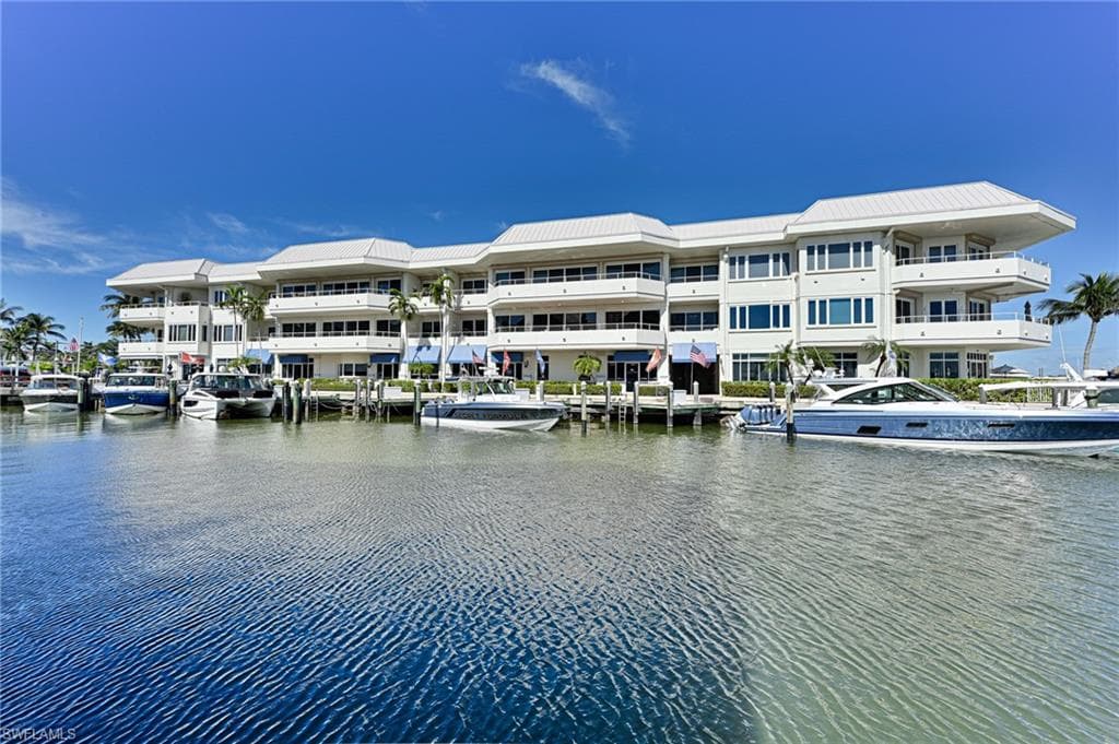 909 10th ST S 203 NAPLES, FL 34102