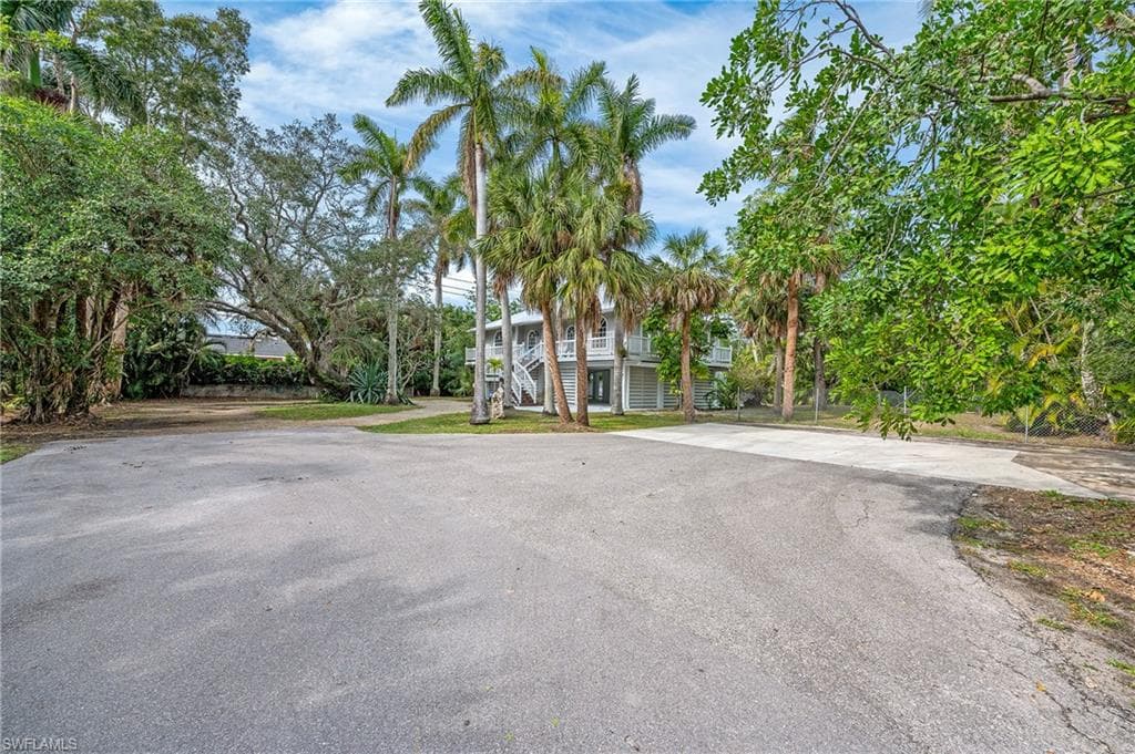 1941/1947 Clark CT NAPLES, FL 34112