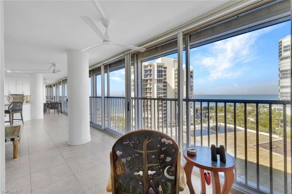 4041 Gulf Shore BLVD N 907 NAPLES, FL 34103