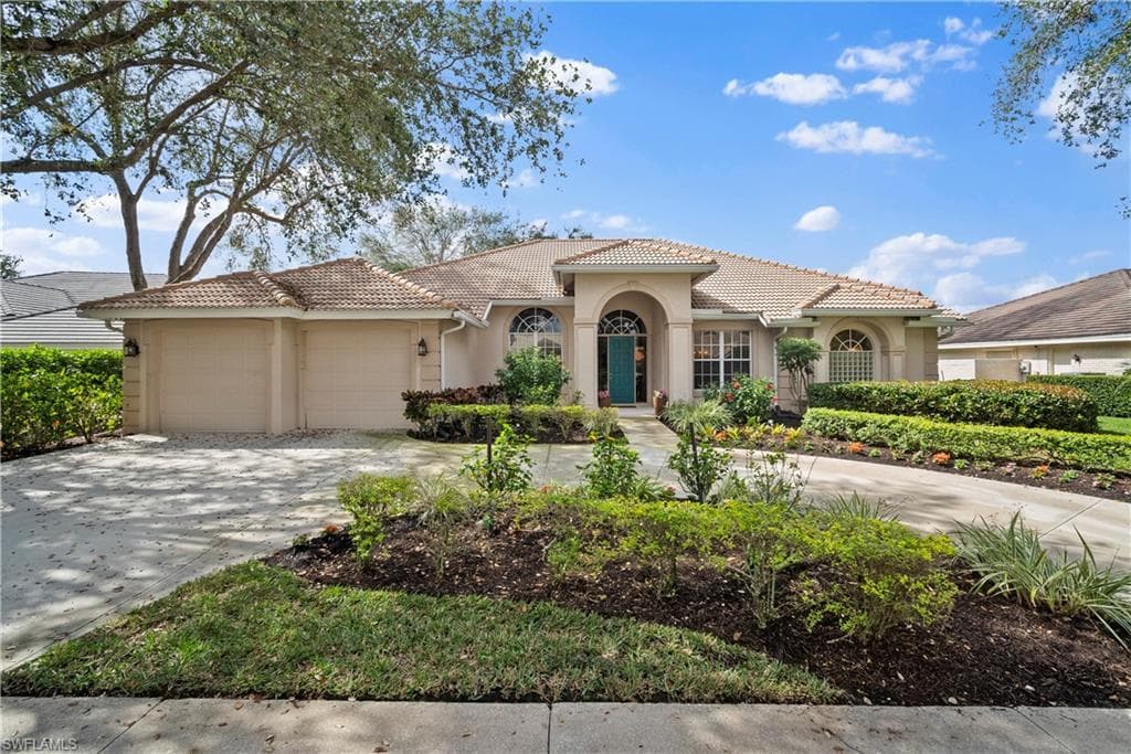 207 Monterey DR NAPLES, FL 34119