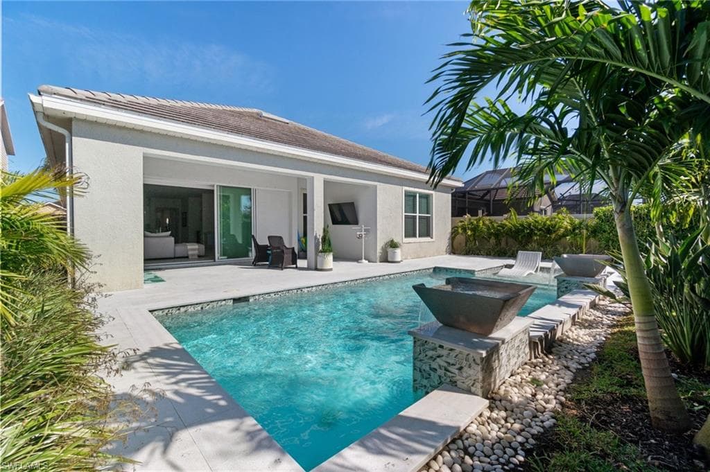 3272 Pilot CIR NAPLES, FL 34120