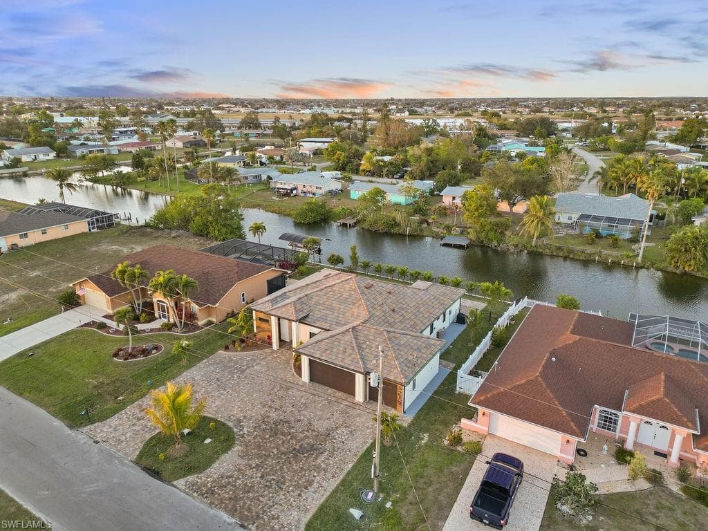 1215 3rd TER CAPE CORAL, FL 33909