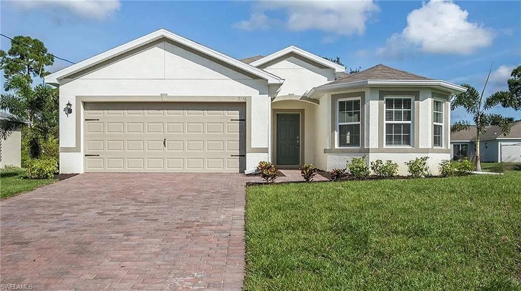 17541 Lee RD FORT MYERS, FL 33967