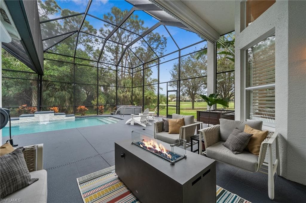 2405 Leafshine LN NAPLES, FL 34119