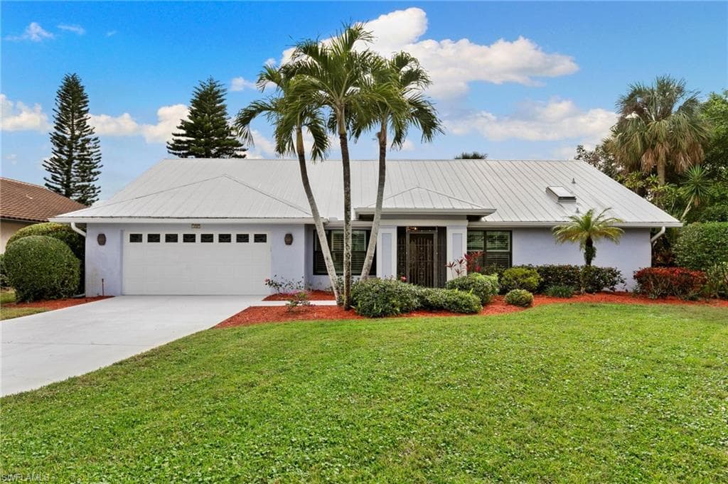 107 Cedar Crest CT NAPLES, FL 34113