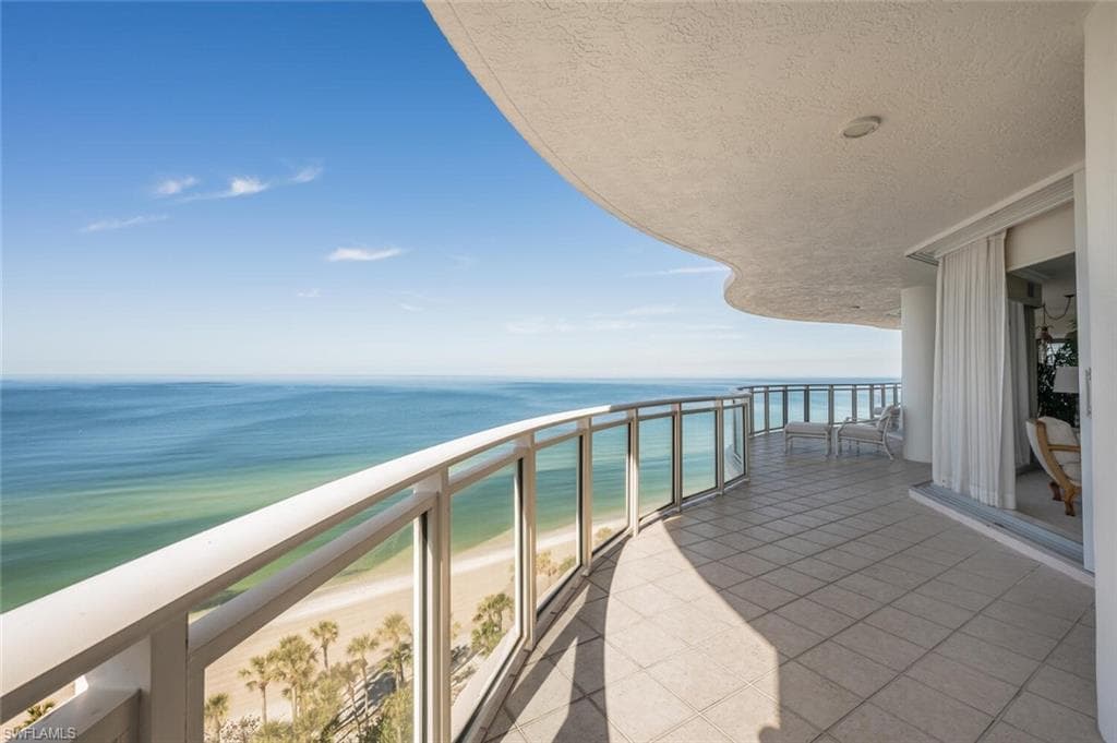 8231 Bay Colony DR 1004 NAPLES, FL 34108