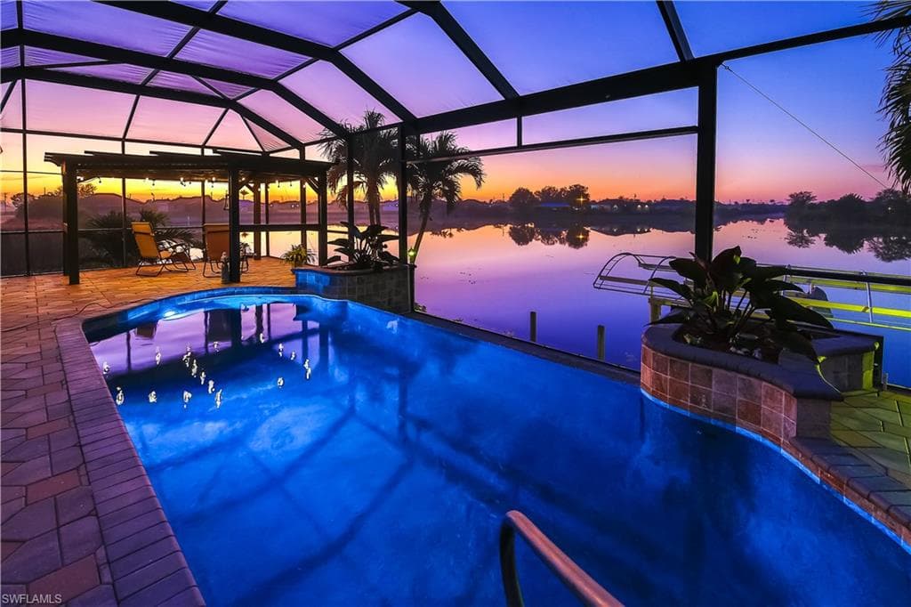 914 Diplomat PKWY W CAPE CORAL, FL 33993
