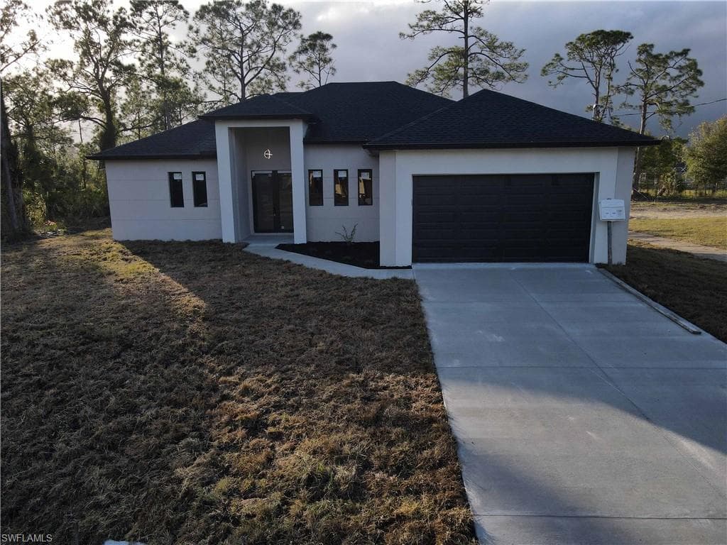 909 Desoto AVE LEHIGH ACRES, FL 33972