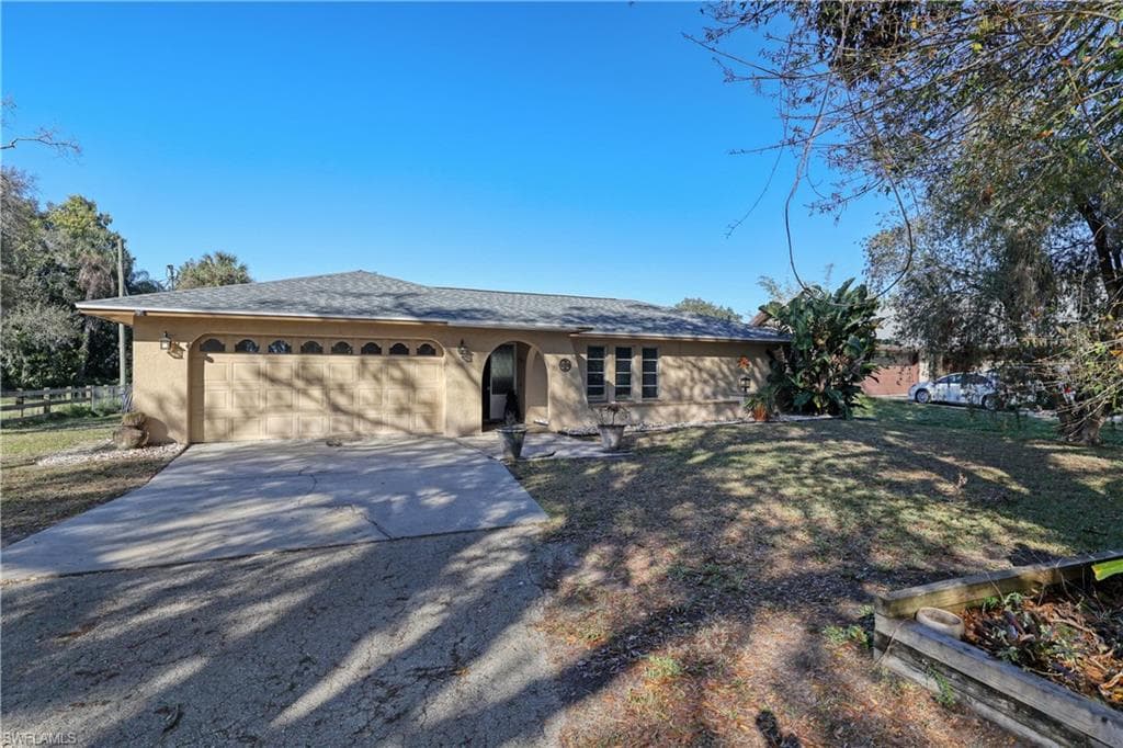 2325 Lazy River LN FORT MYERS, FL 33905