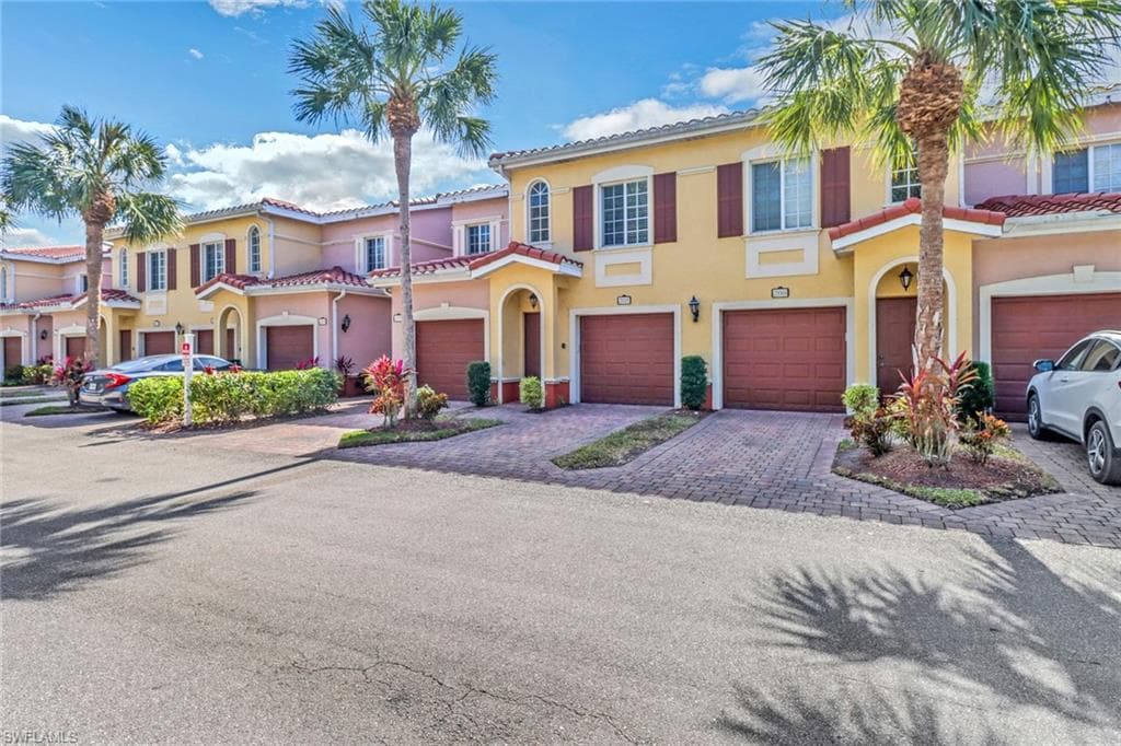 10017 Villagio Gardens LN 205 ESTERO, FL 33928