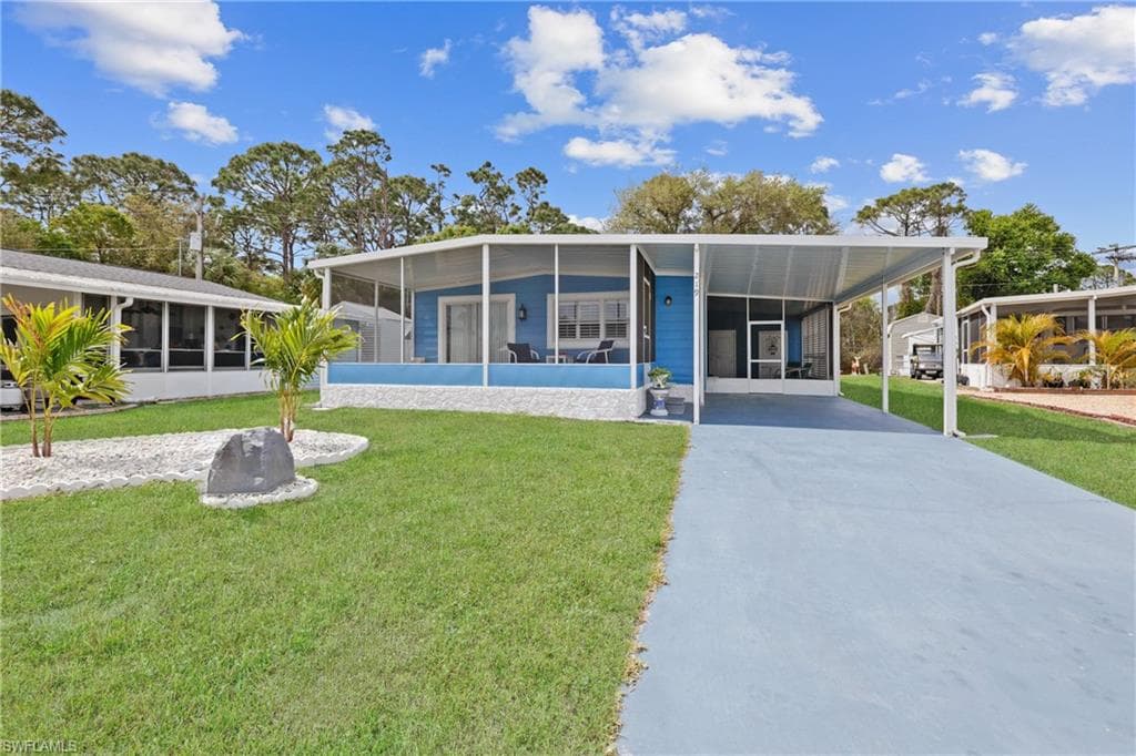 219 Shrub LN N NORTH FORT MYERS, FL 33917