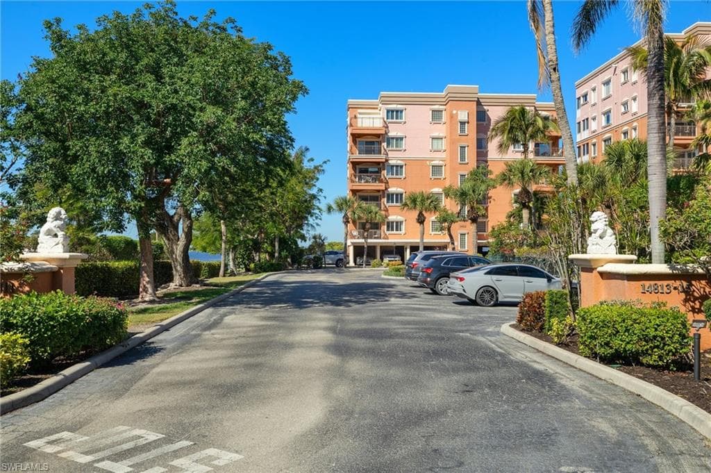 14811 Laguna DR 101 FORT MYERS, FL 33908