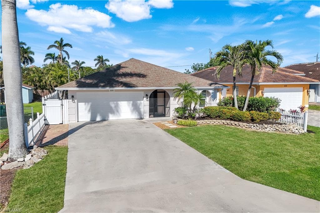 829 103rd AVE N NAPLES, FL 34108