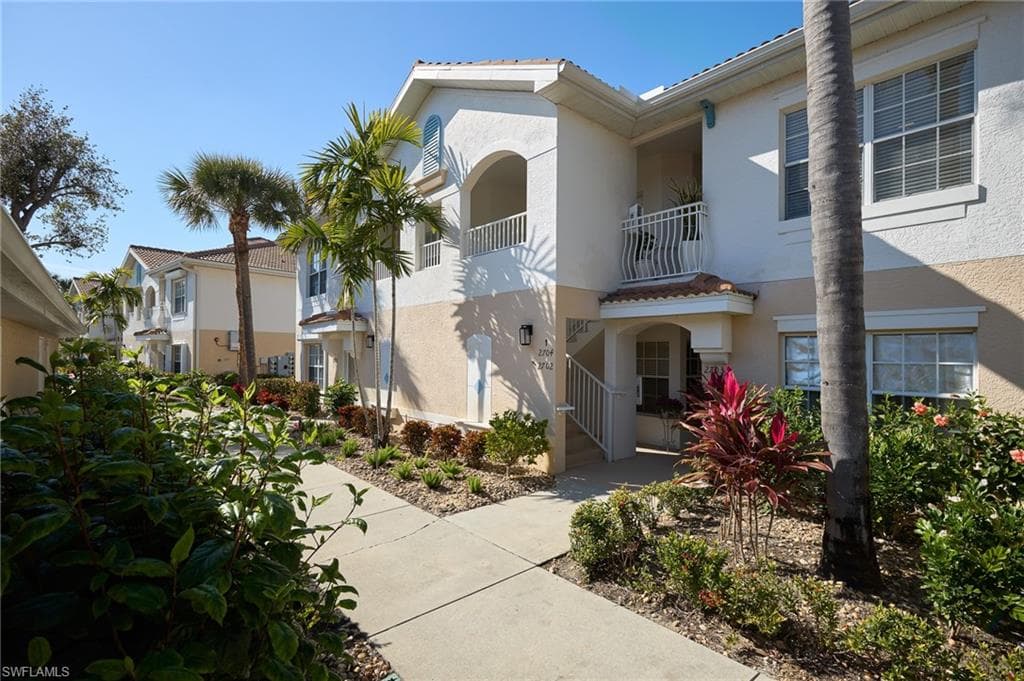 3015 Horizon LN 2704 NAPLES, FL 34109