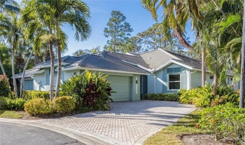 670 Catamaran CT NAPLES, FL 34110