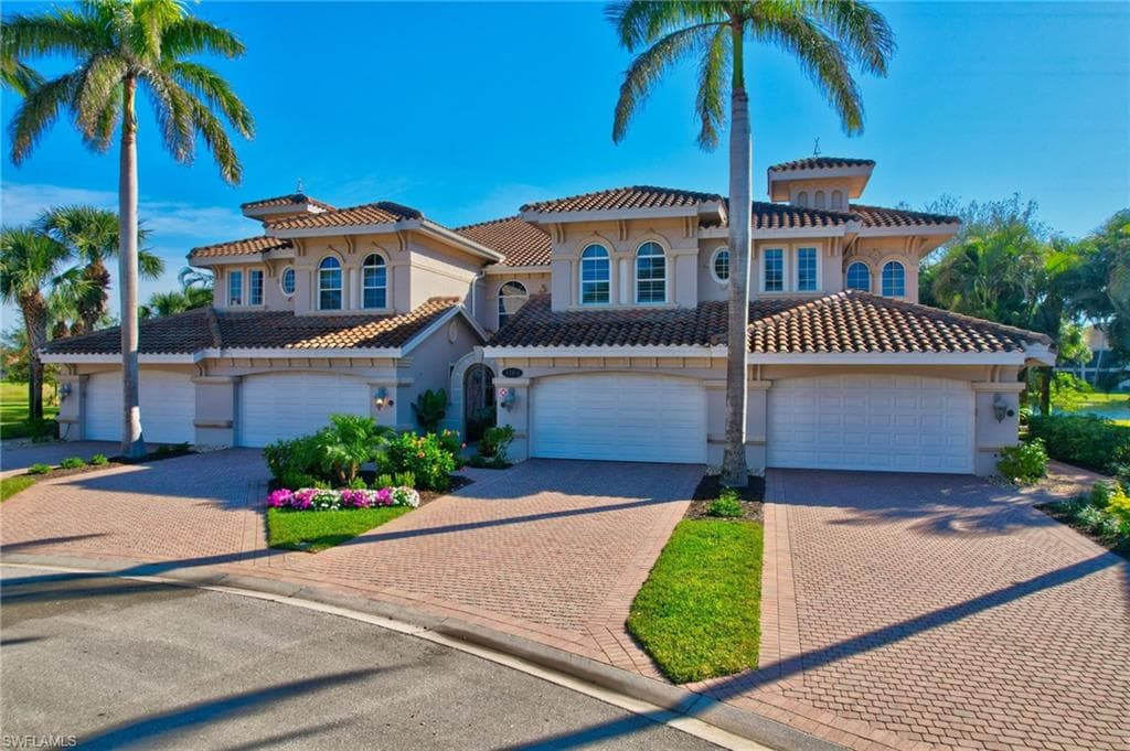 3164 Serena LN 202 NAPLES, FL 34114