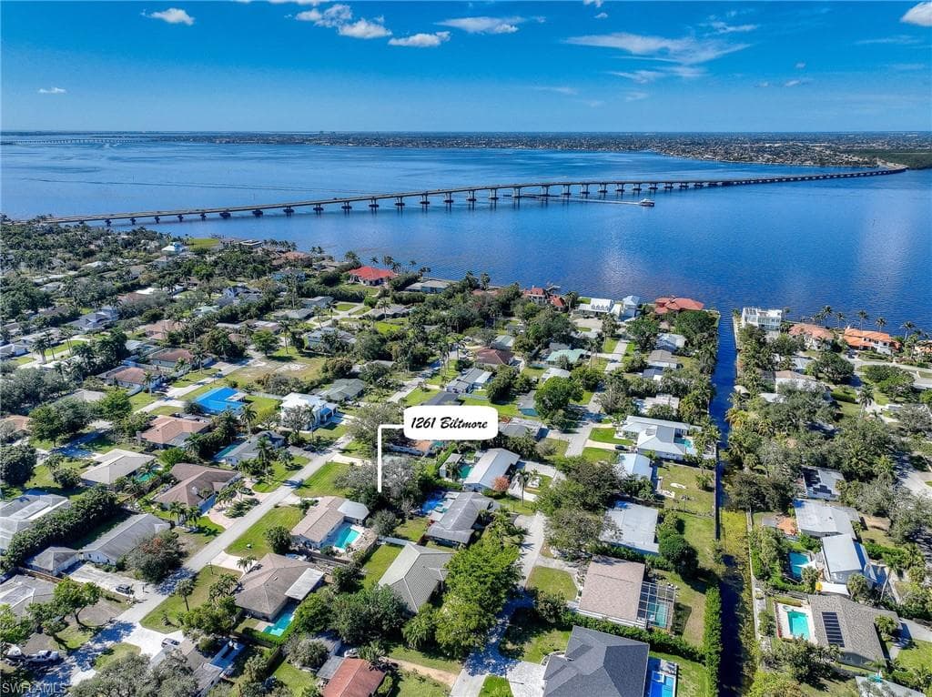 1261 Biltmore DR FORT MYERS, FL 33901