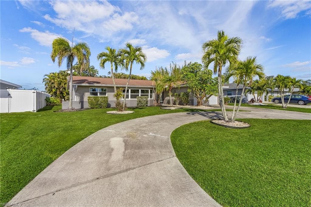1653 S Fountainhead RD FORT MYERS, FL 33919